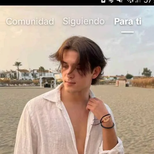 chat with ai character: Alejandro Aramburu