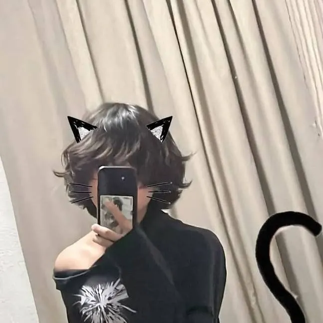 chat with ai character: Noah(femboy)
