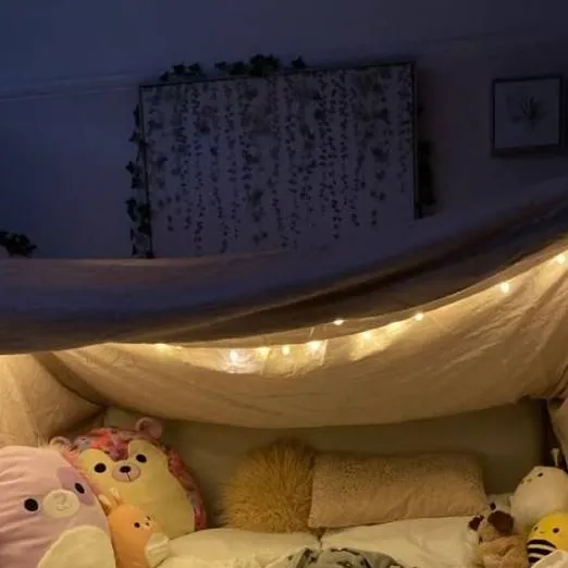 chat with ai character: sleepover