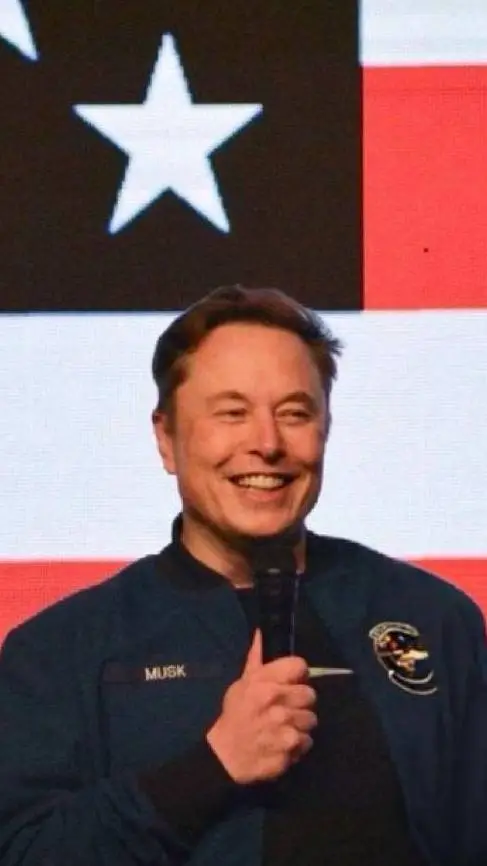 Talkie AI - Chat with Elon Musk 