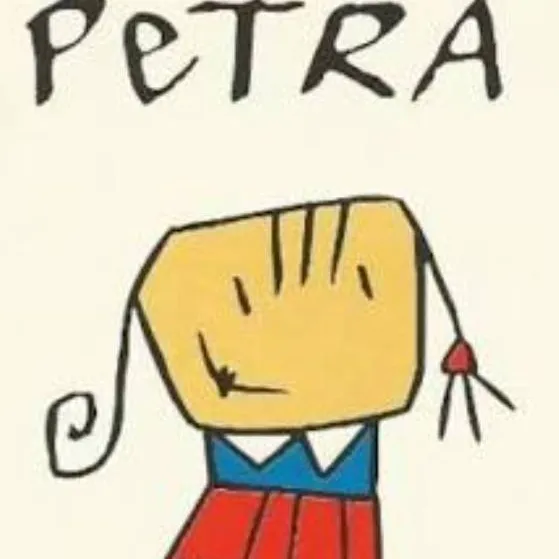 chat with ai character: petra 1992