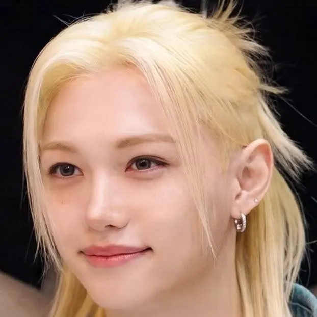 chat with ai character: Felix 🐥