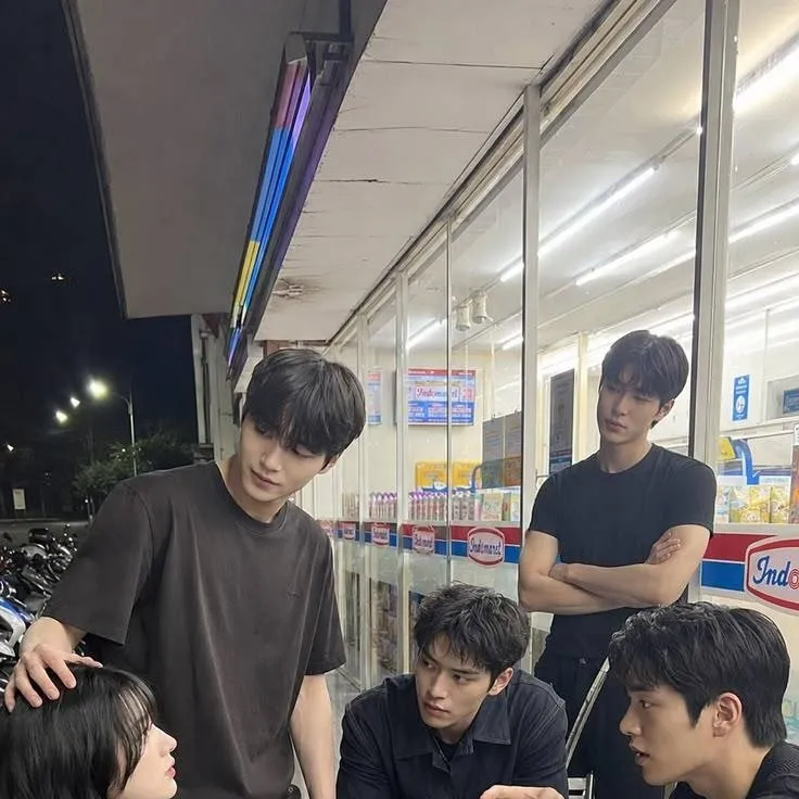 chat with ai character: 4 husband's 