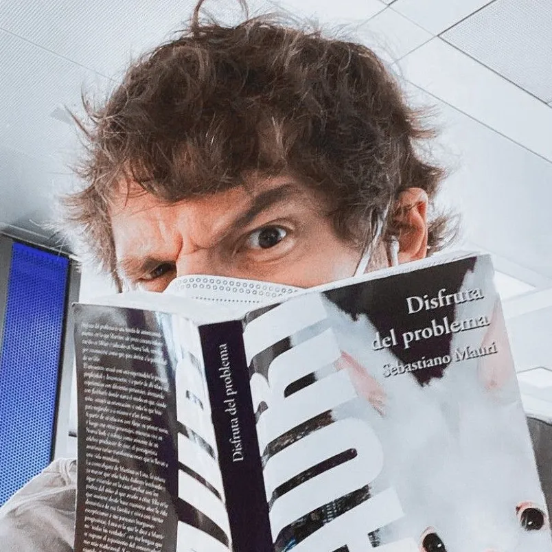 chat with ai character: Pedro Pascal 