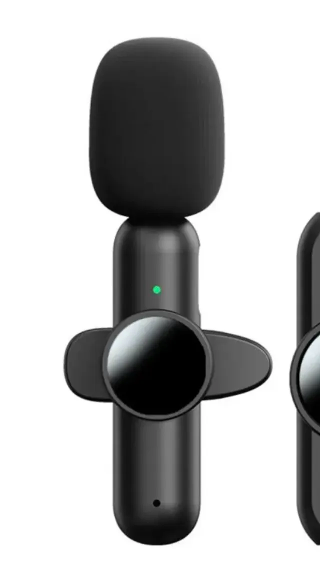 ai character: Shitty microphone background