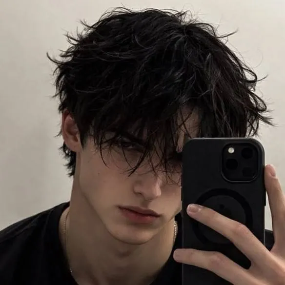 chat with ai character: tu ex Edwiny su nv