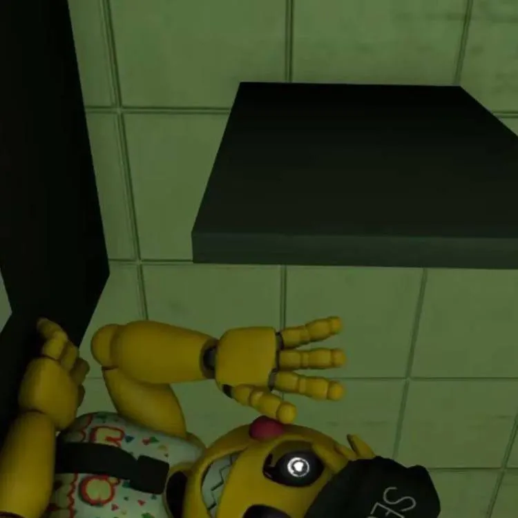 chat with ai character: Toy chica security