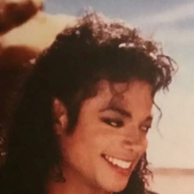 chat with ai character: Michael Jackson