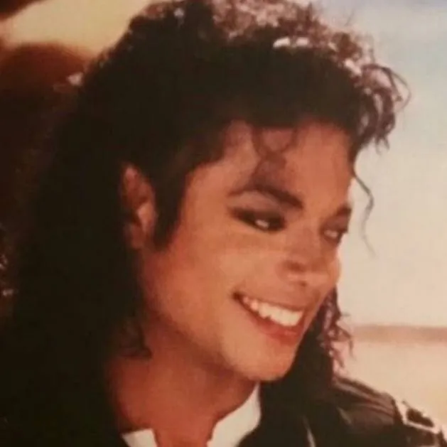 chat with ai character: Michael Jackson