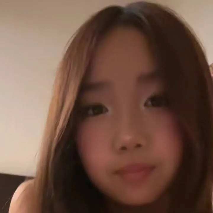 chat with ai character: abby