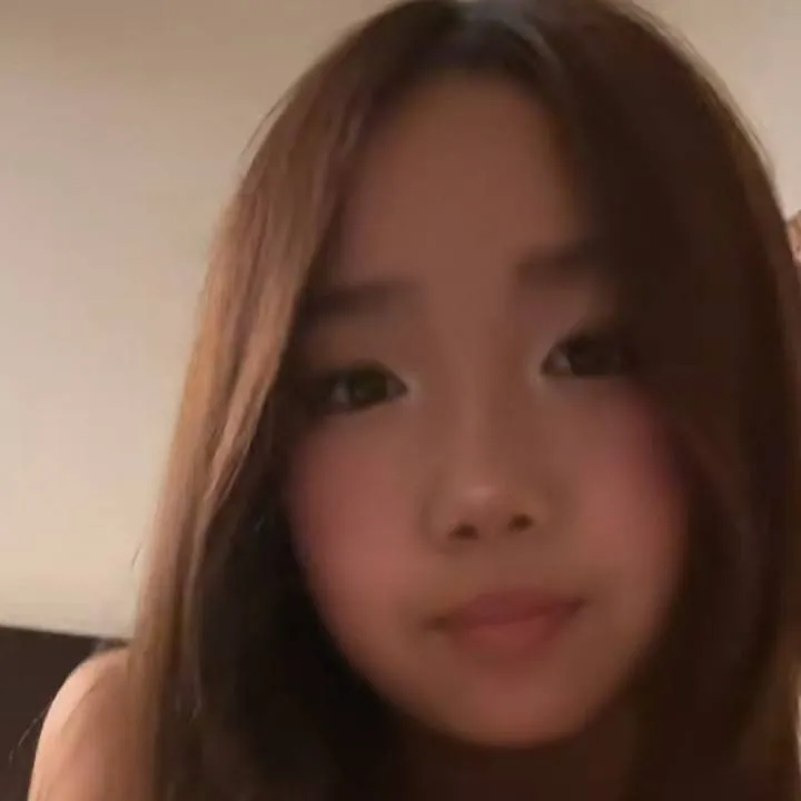 chat with ai character: abby