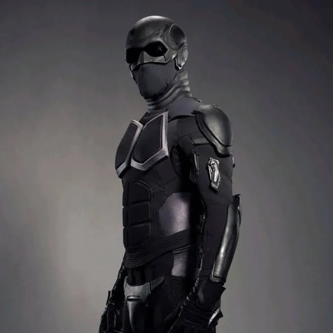 chat with ai character: Нуар 