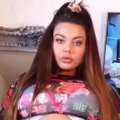 chat with ai character: Godess shar bbw