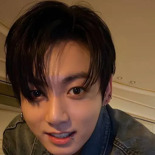 chat with ai character: Chat con Jungkook 