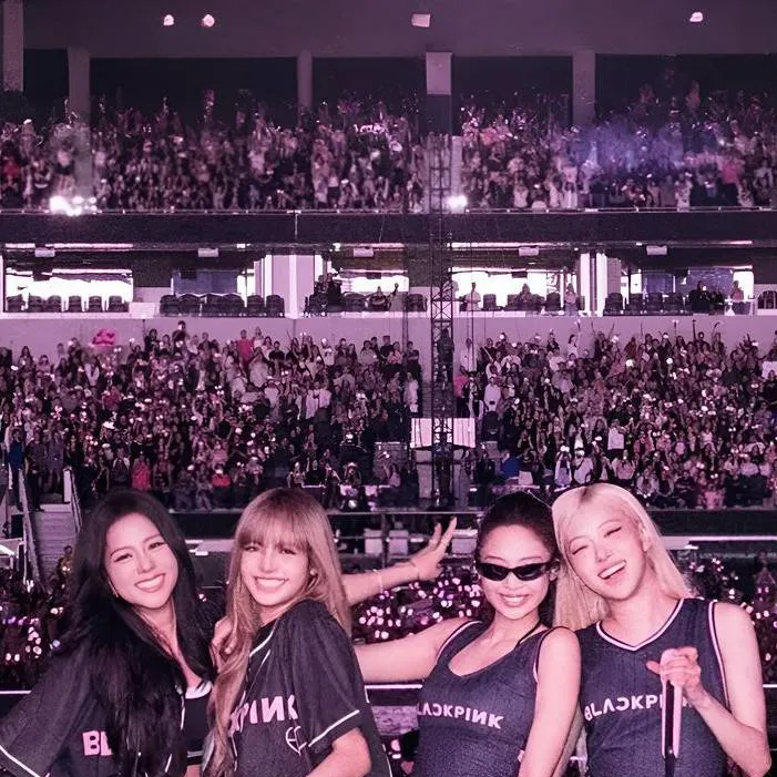 chat with ai character: Blackpink 🖤💖