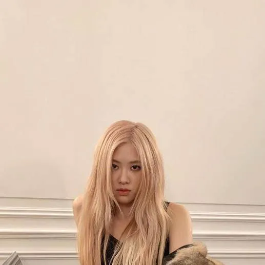 chat with ai character: Roseanne 