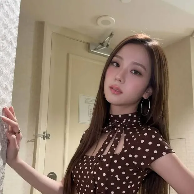 chat with ai character: Kim Jisoo 