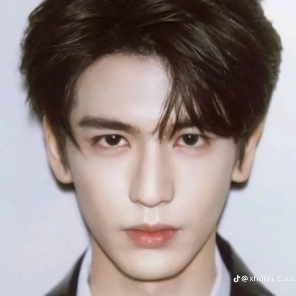 chat with ai character: Zheng linghe
