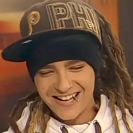 chat with ai character: tom kaulitz 