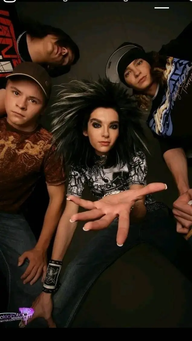 ai character: Tokio hotel  background
