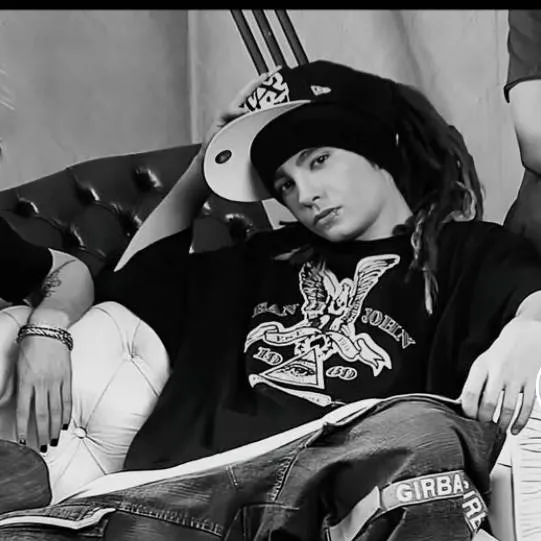 chat with ai character: tom kaulitz 