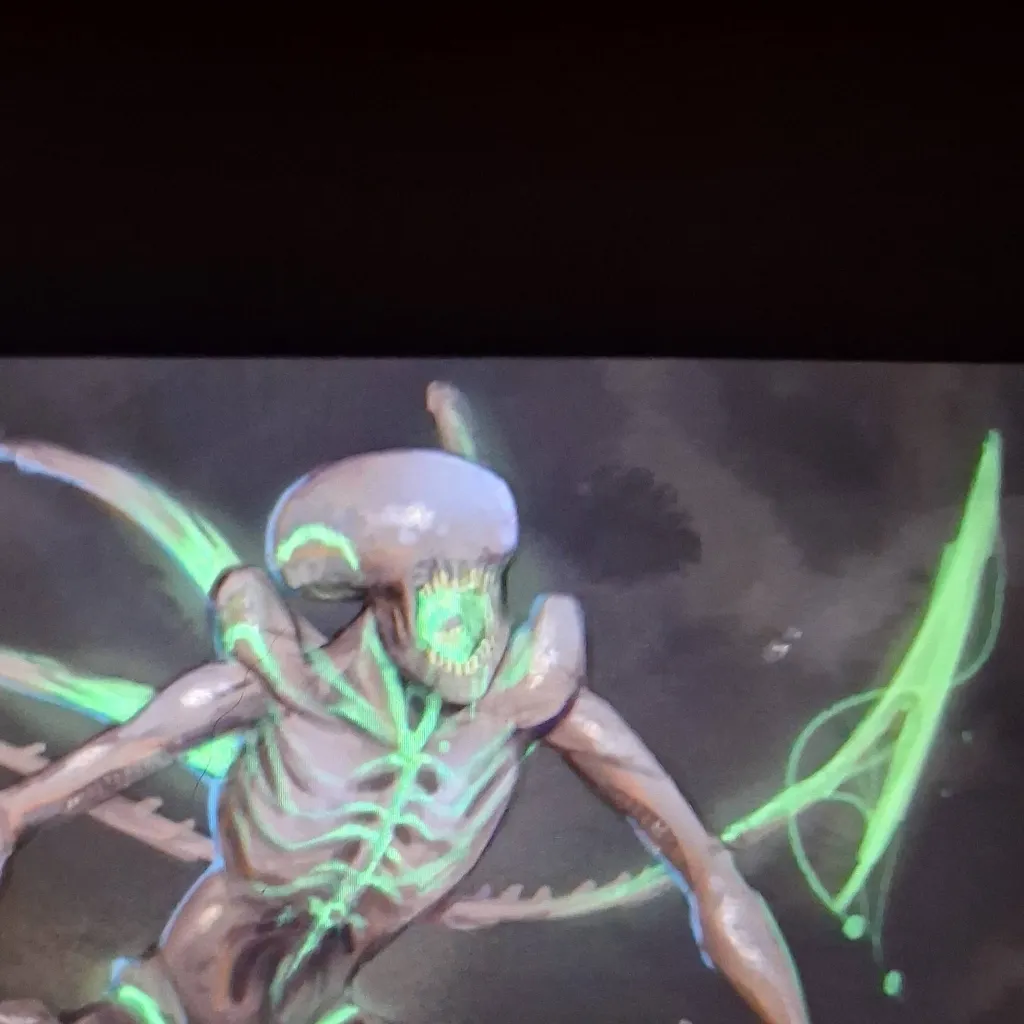 chat with ai character: Hybrid xenomorph 