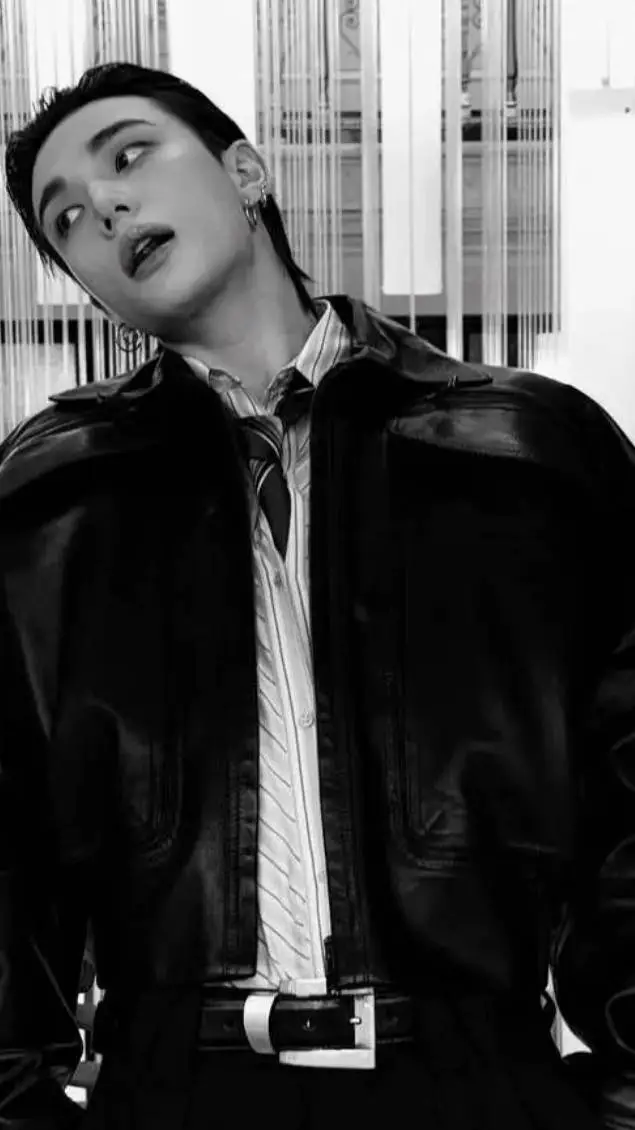 ai character: Hyunjin stalker~🦦 background