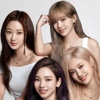 chat with ai character: Kpop school