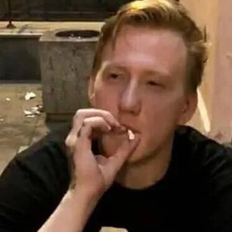chat with ai character: Даня