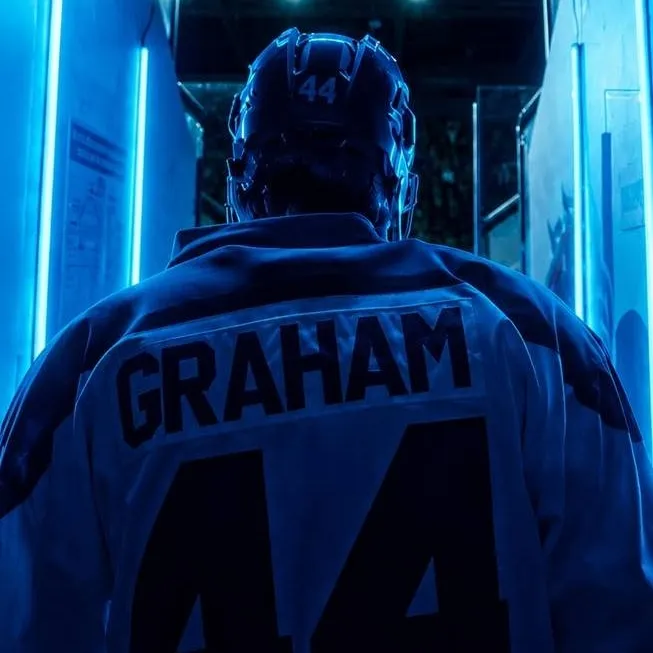 chat with ai character: Garret Graham