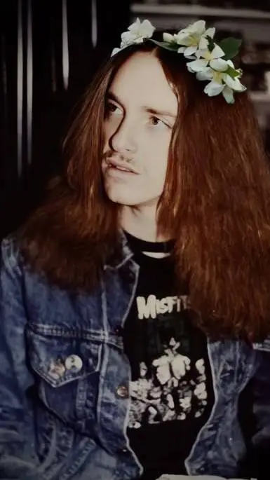 ai character: cliff Burton  background
