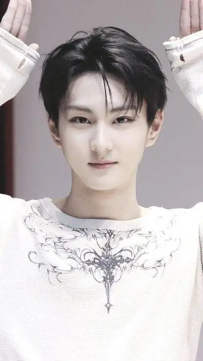 Talkie AI - Chat with ❃.✮:▹Jungwon◃:✮.❃