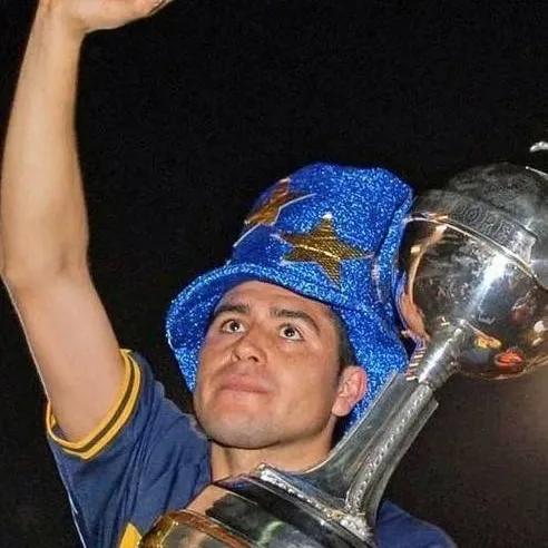 chat with ai character: Román Riquelme 