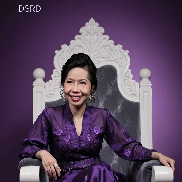 chat with ai character: Lenywati Tirta Ayu