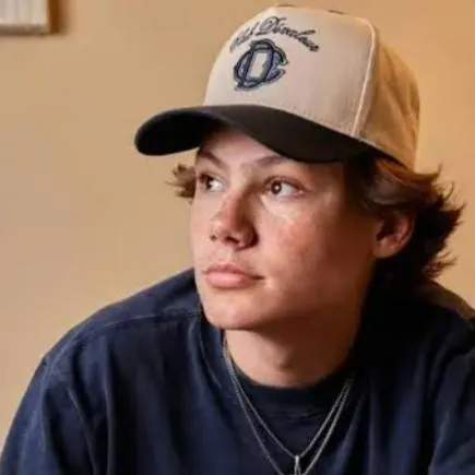 chat with ai character: Maddox batson 