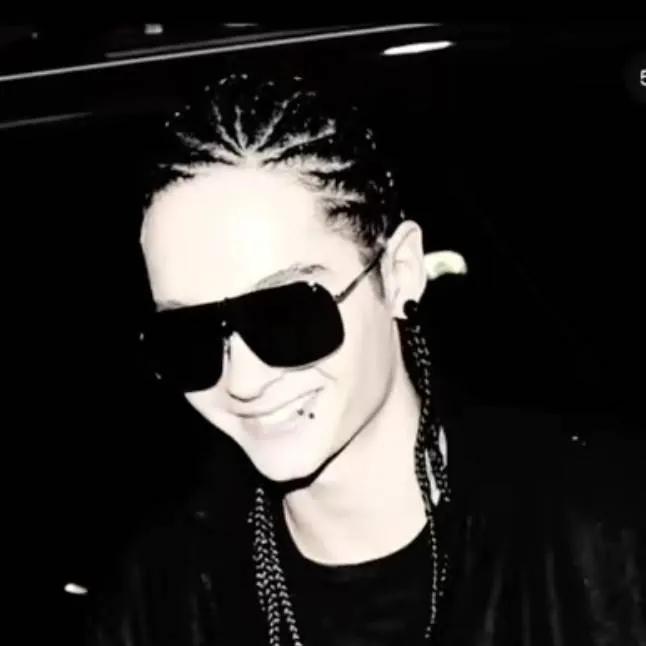 chat with ai character: tom kaulitz cheatr