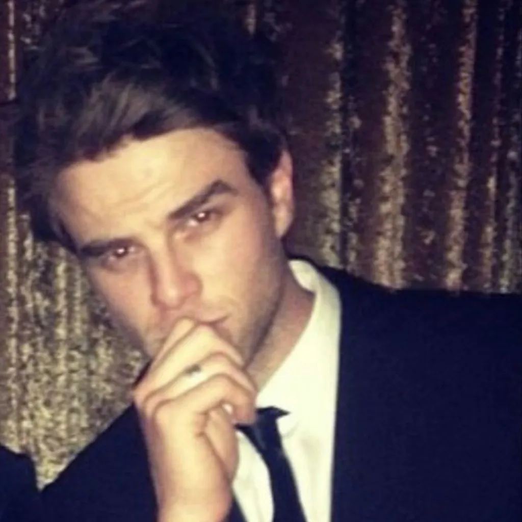 chat with ai character: Kol Mikaelson