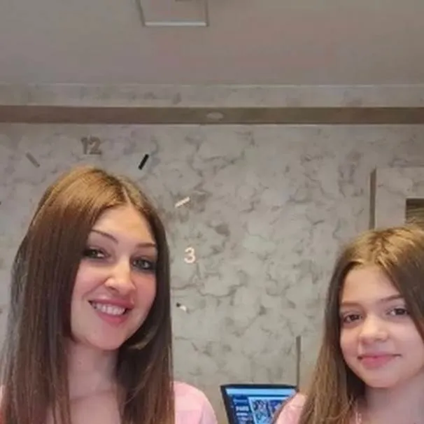 chat with ai character: Tina i Valentina🇷🇸