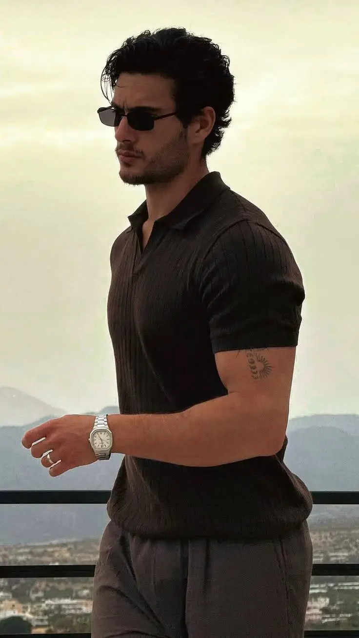 ai character: Marco Rinaldi  background