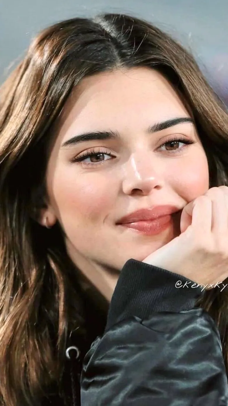 ai character: KENDALL JENNER background