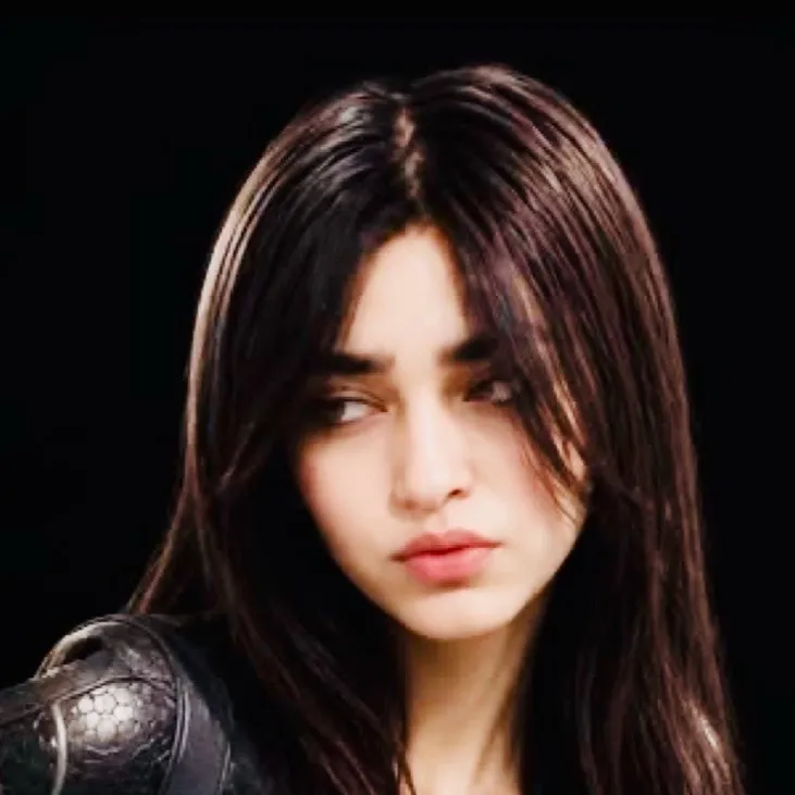 chat with ai character: Raven