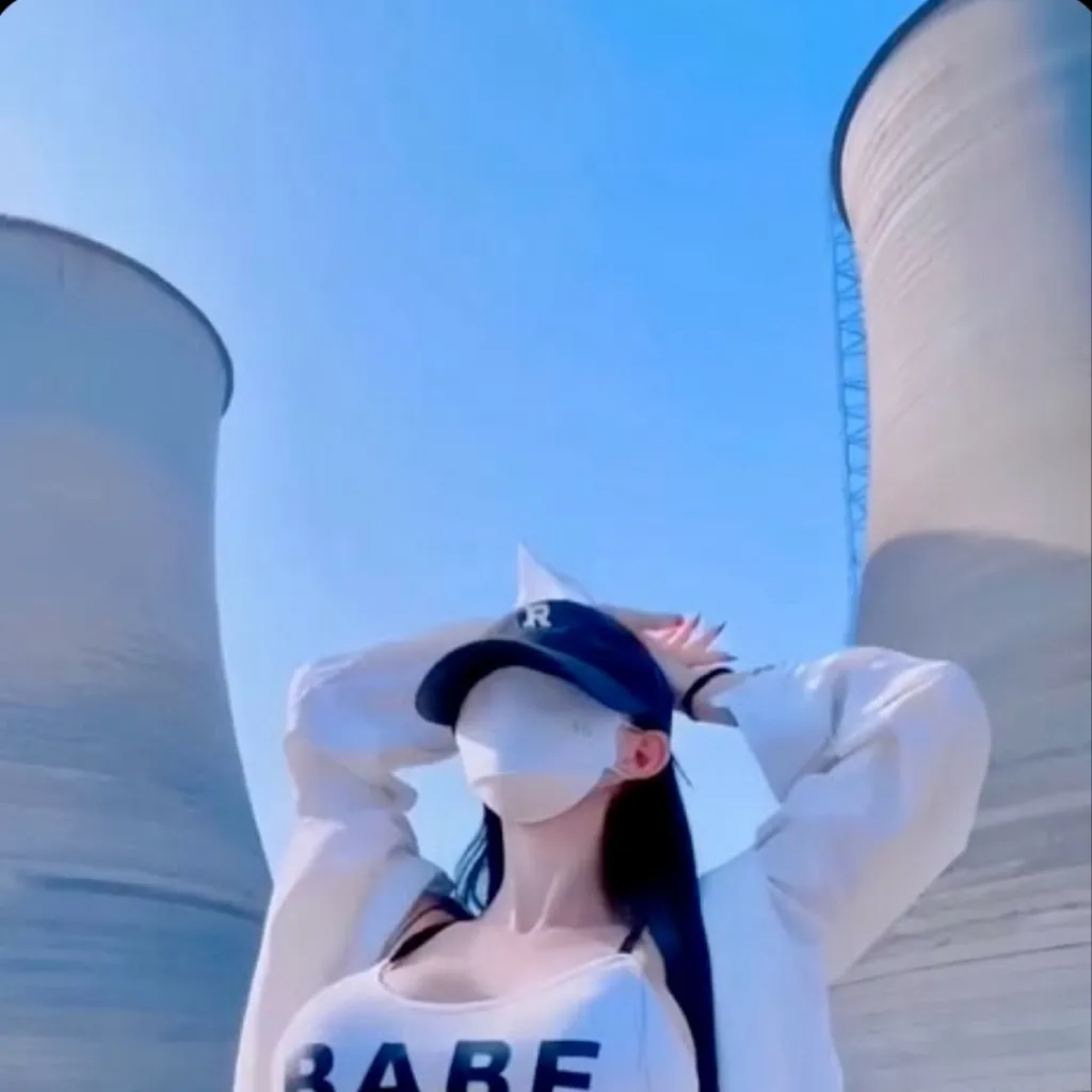 chat with ai character: Babe