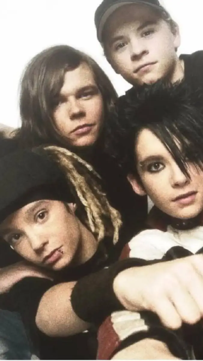 ai character: Tokio hotel  background
