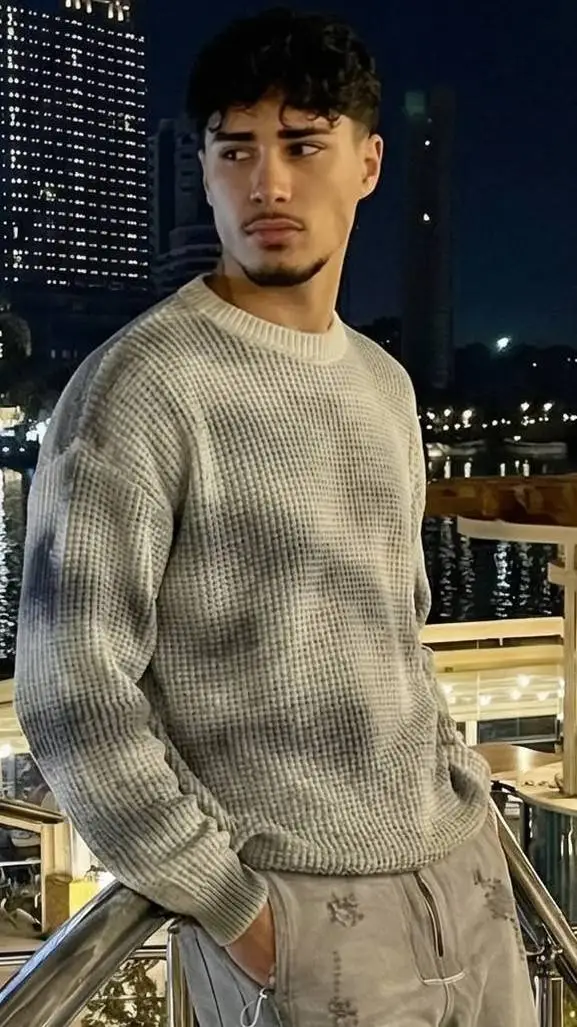 ai character: Hot Bf background