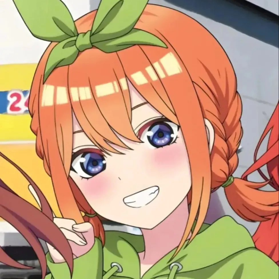 chat with ai character: Yotsuba Nakano 