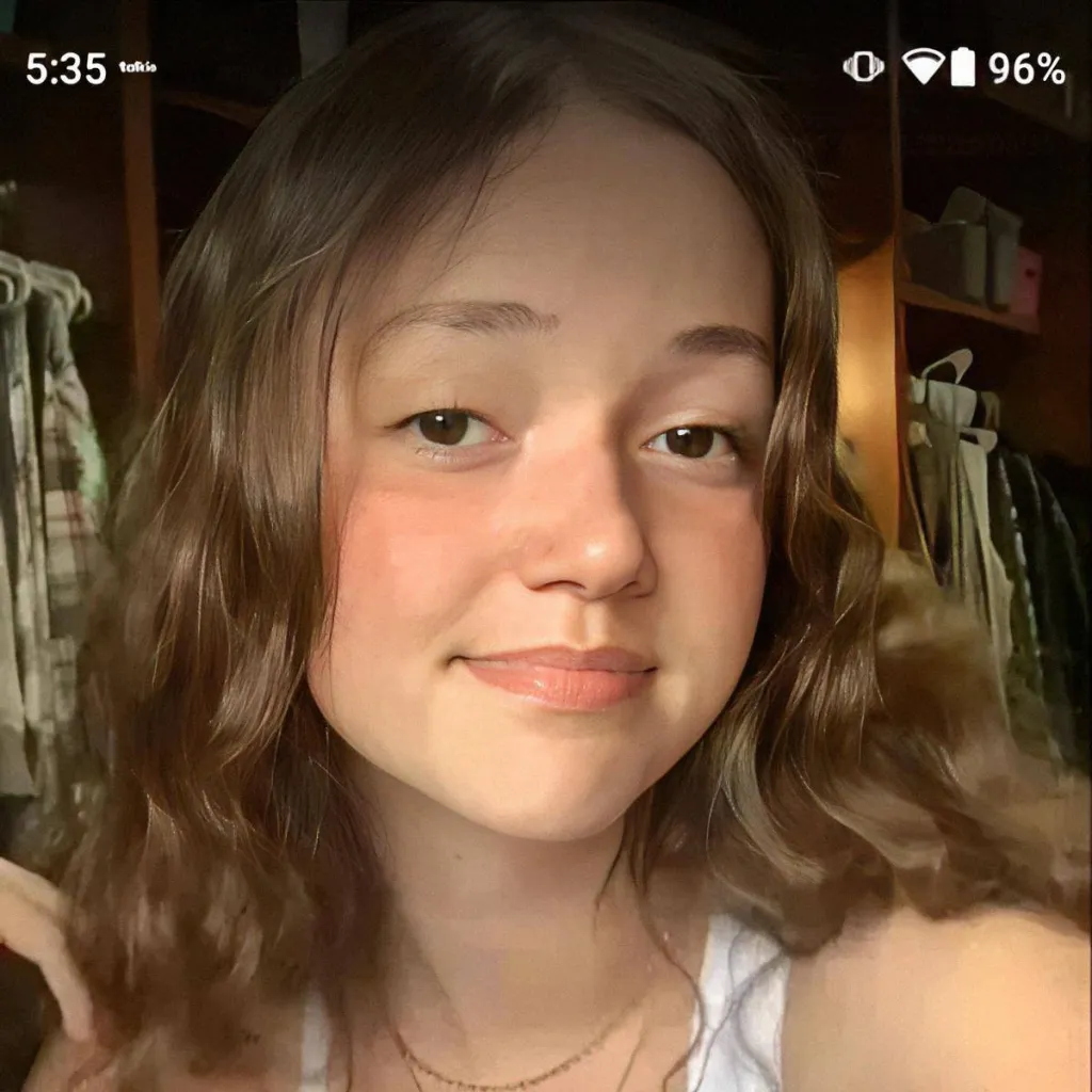 chat with ai character: macey