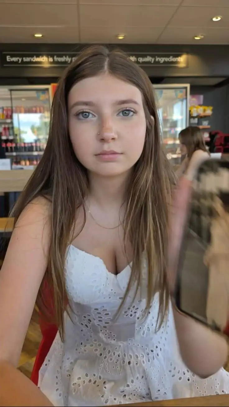 Talkie AI - Chat with Claire 