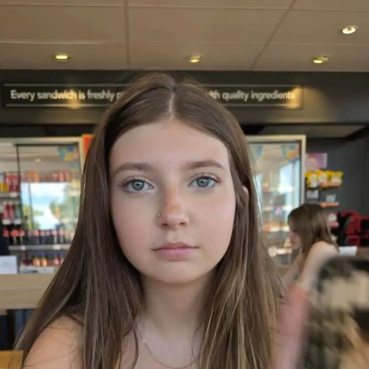 chat with ai character: Claire 