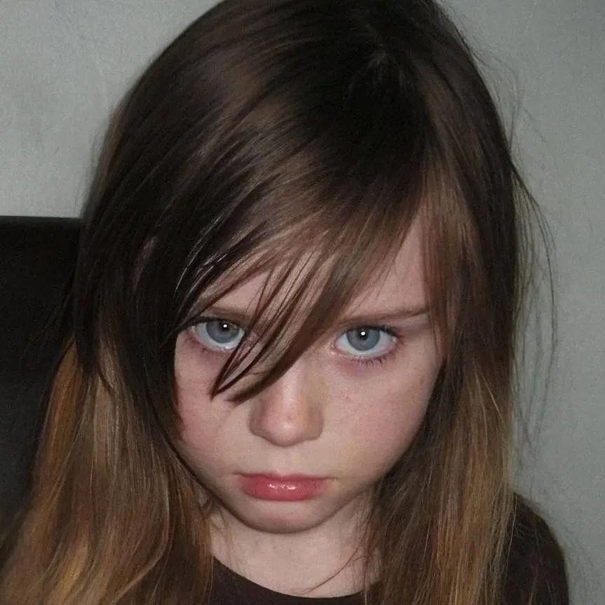chat with ai character: Chloe 