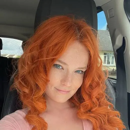 chat with ai character: nancy